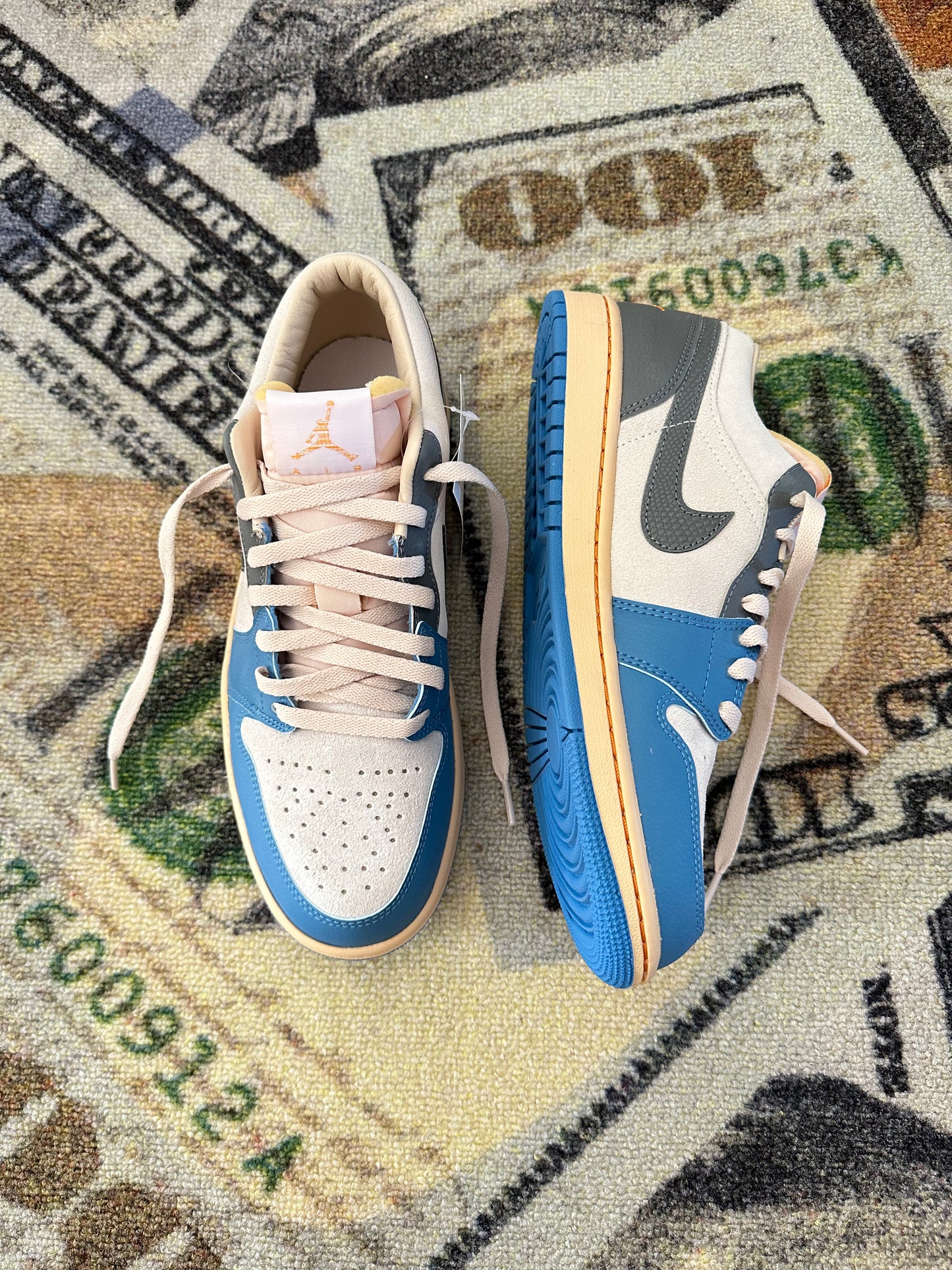 Air Jordan 1 Low UNC Grey