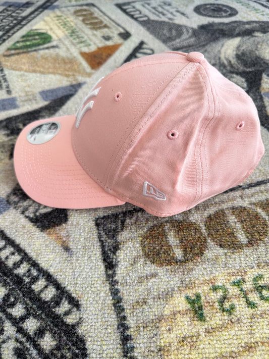 New York Yankees MLB League Essential Pastel Pink 9FORTY Adjustable Cap