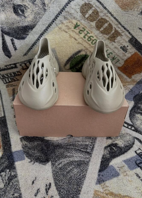 Adidas Yeezy Foam Runner