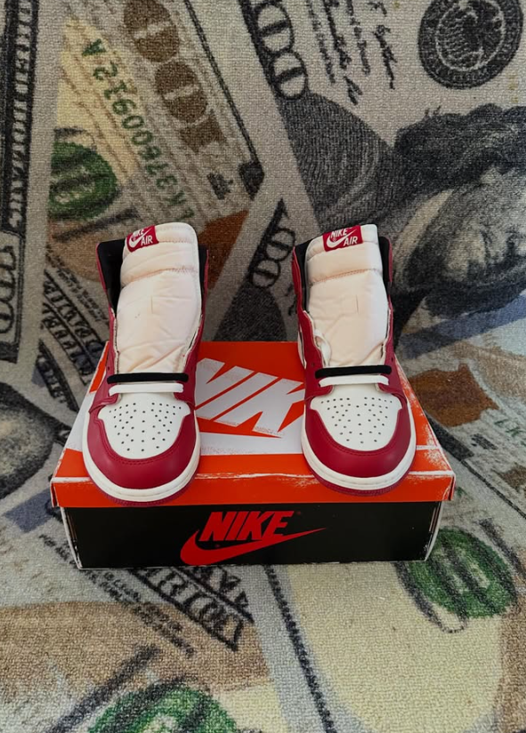 Air Jordan 1 Retro High OG – Lost and Found