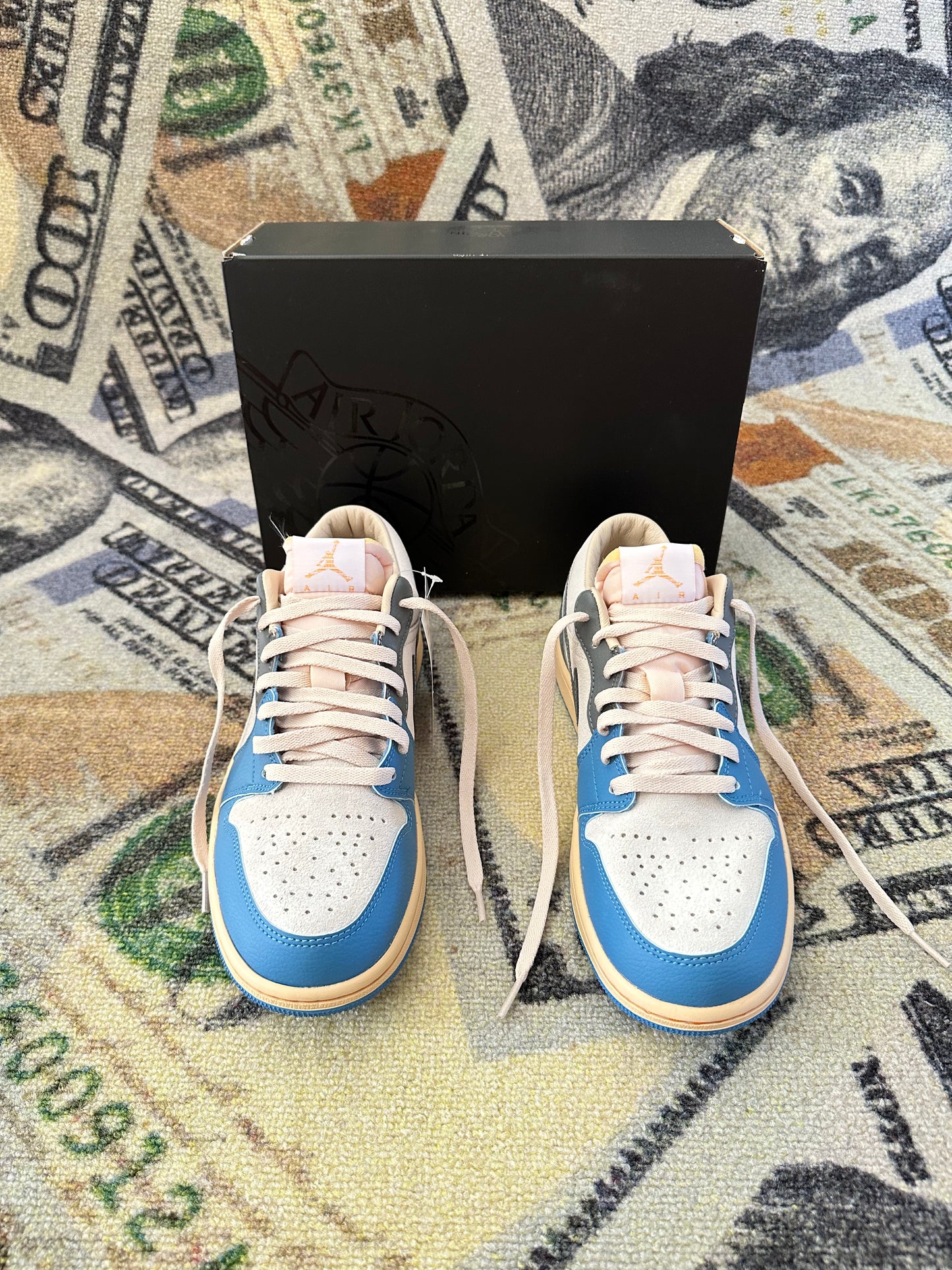 Air Jordan 1 Low UNC Grey