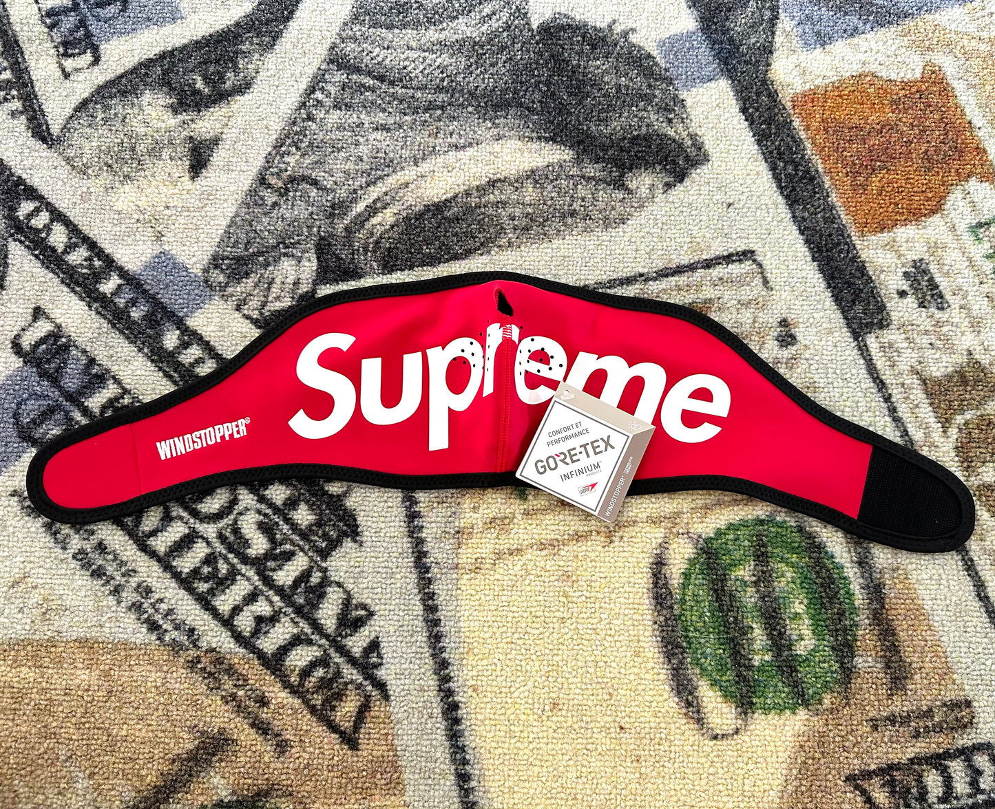 SUPREME LOGO FACEMASK RED