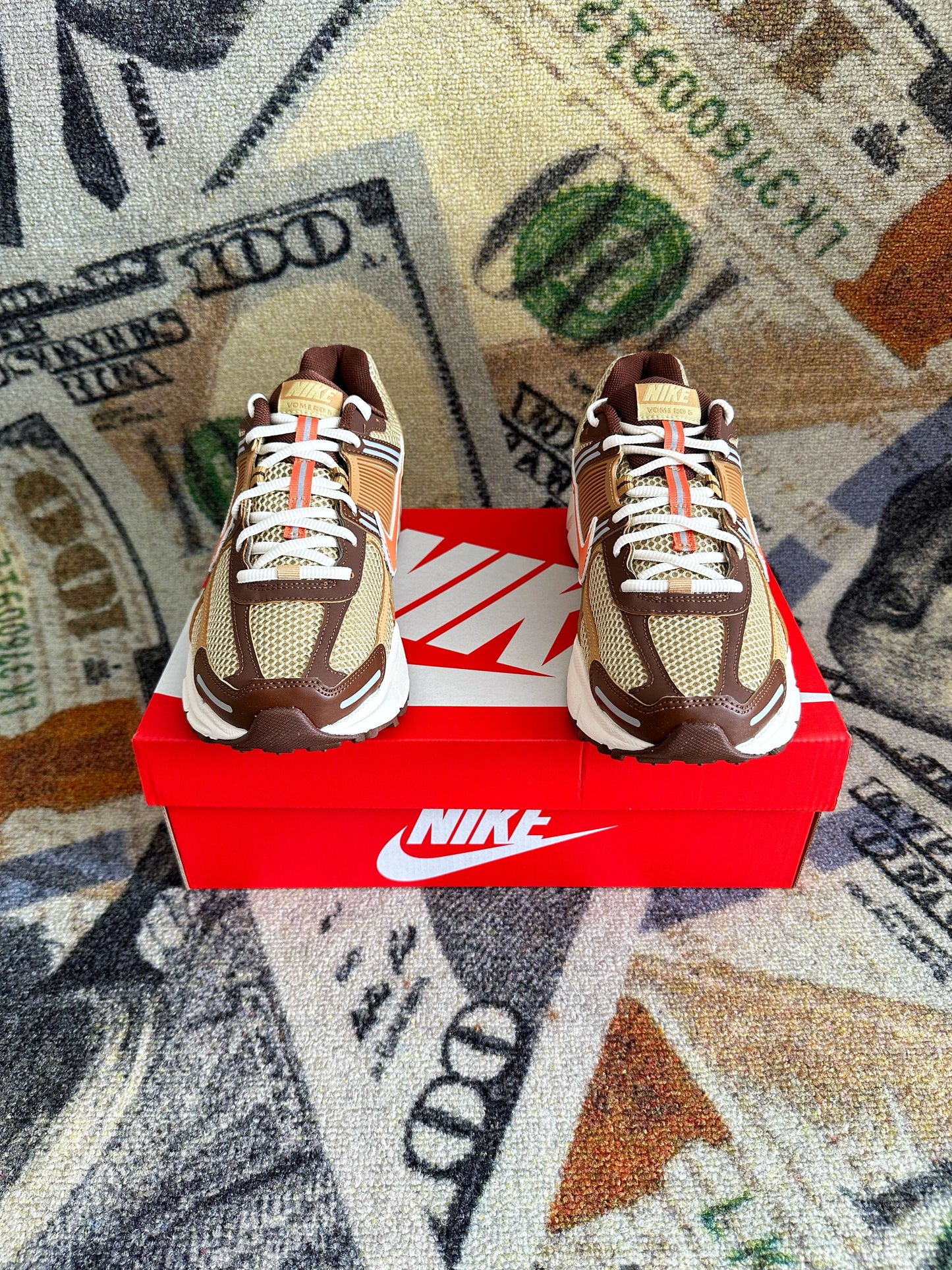 Nike Zoom Vomero – Brown / Orange