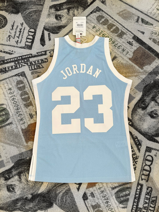 Mitchell & Ness Michael Jordan Carolina Blue Tar Heels Jersey – 1983-84