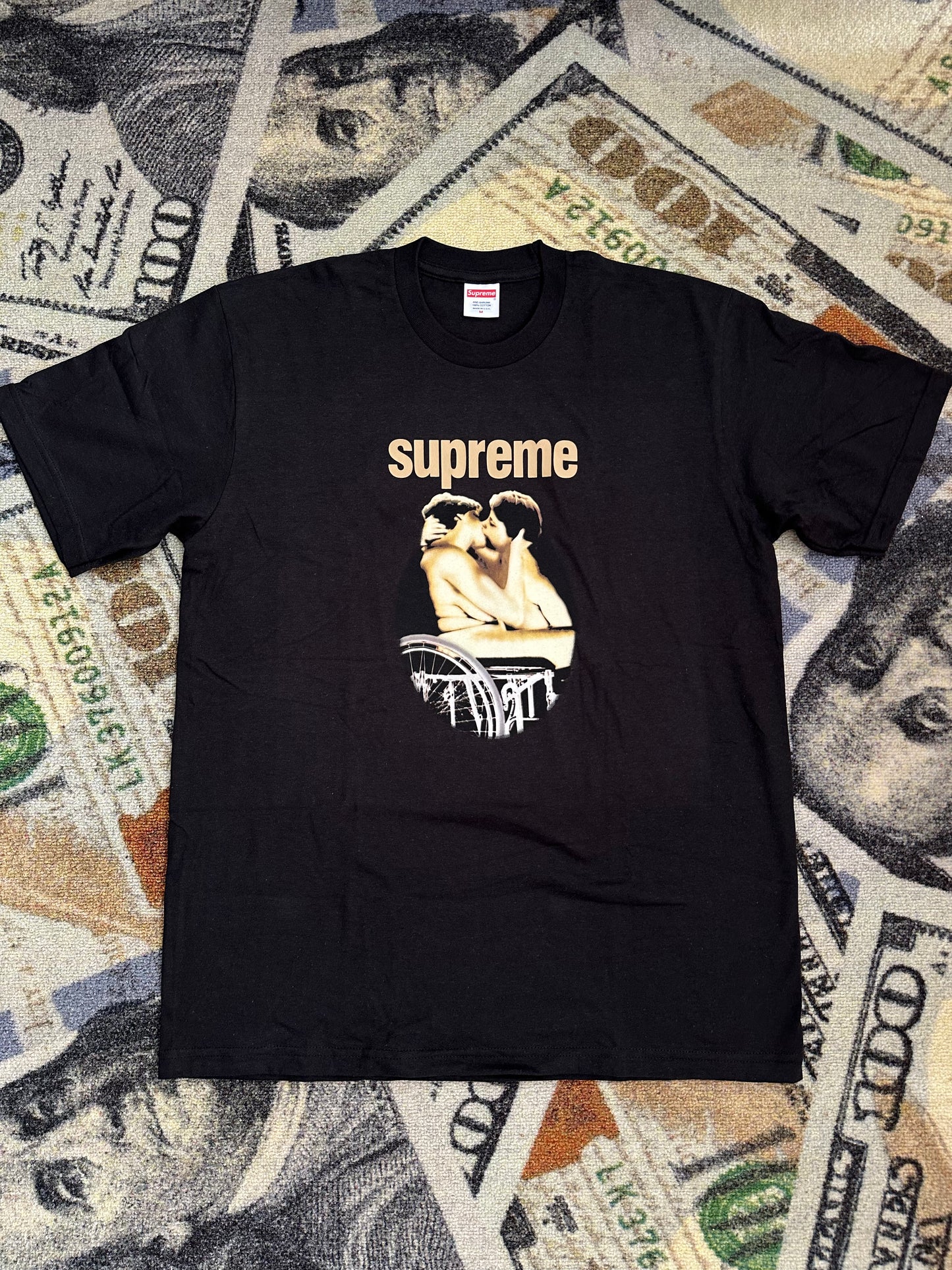Supreme Kiss Tee – (SS23)