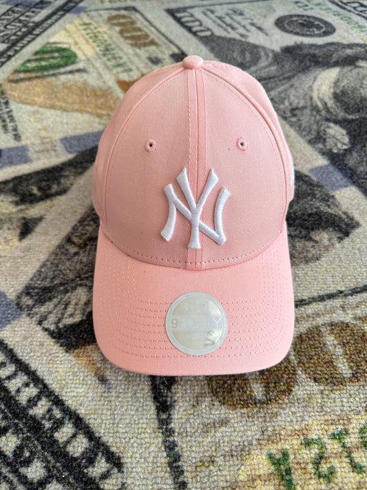 New York Yankees MLB League Essential Pastel Pink 9FORTY Adjustable Cap