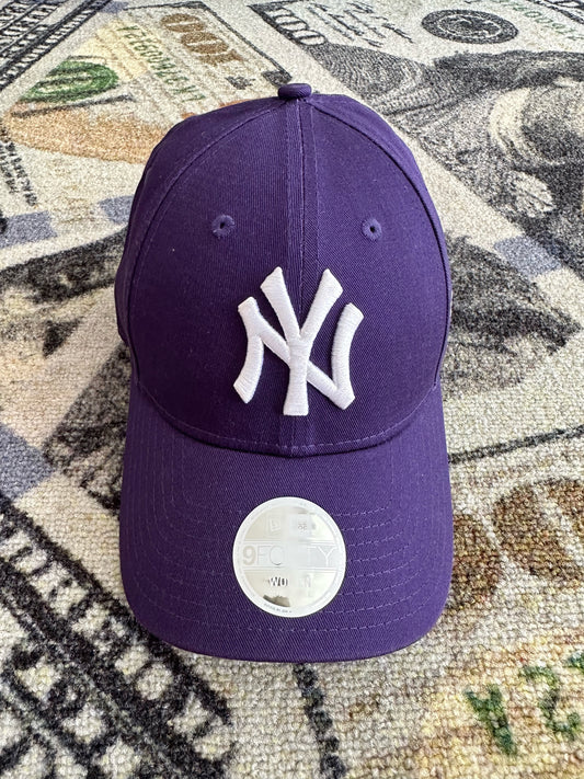 New York Yankees MLB League Essential Pastel Pink 9FORTY Adjustable Cap