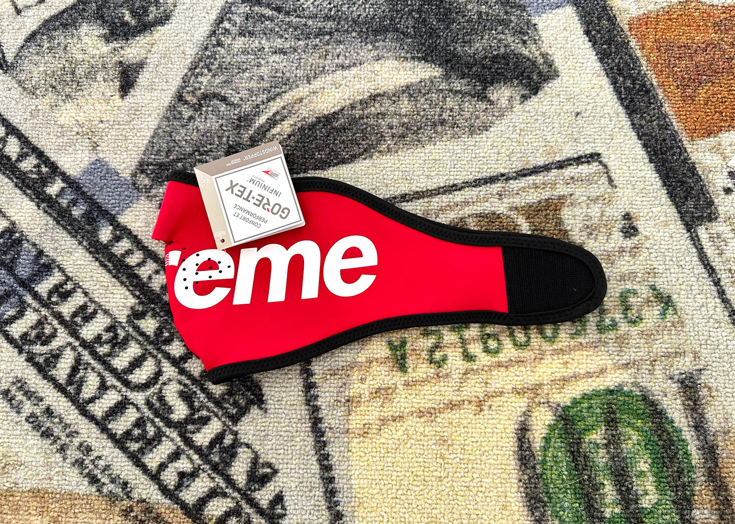 SUPREME LOGO FACEMASK RED