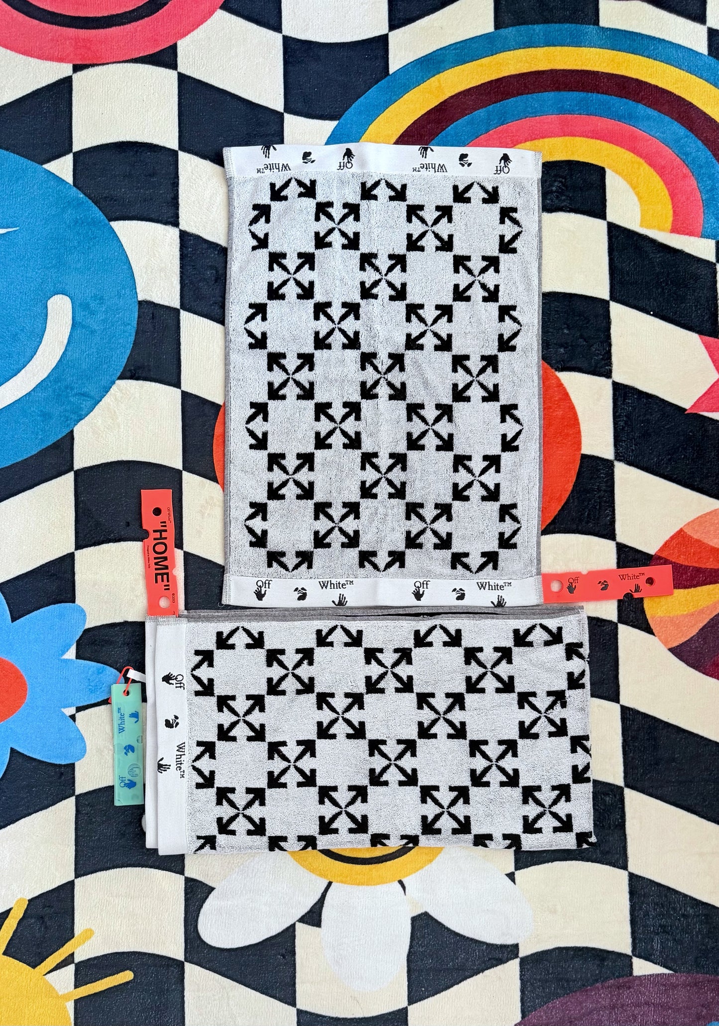 Off-White Arrow Pattern Towel Set – White/Black